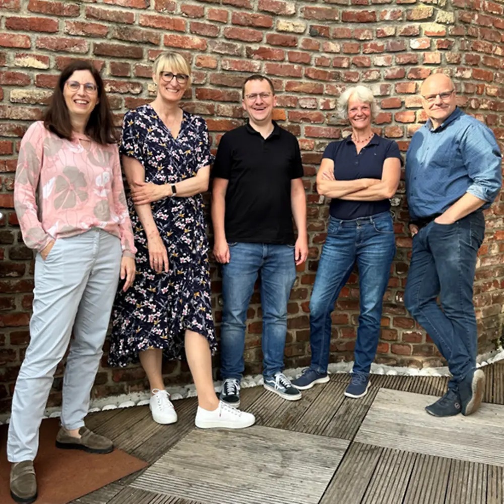 The director Ms. Wiebel and her four heads of lab groups of Corporate Scientific Services are shown on this photo.